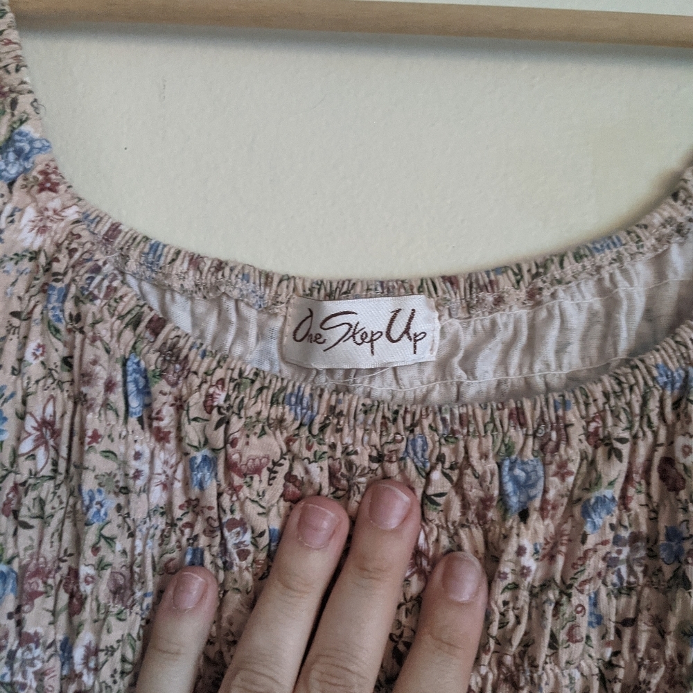 One Step Up Floral Romper Large - Picture 6 of 7